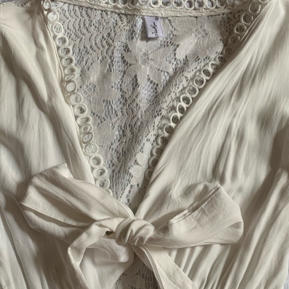 Front tie romper. - Picture 3 of 5